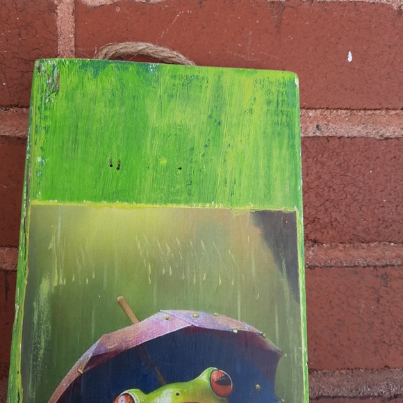 * SALE / Hand Crafted /  Cute frog under an umbrella, Mixmedia art / Home decor - Picture 7 of 11